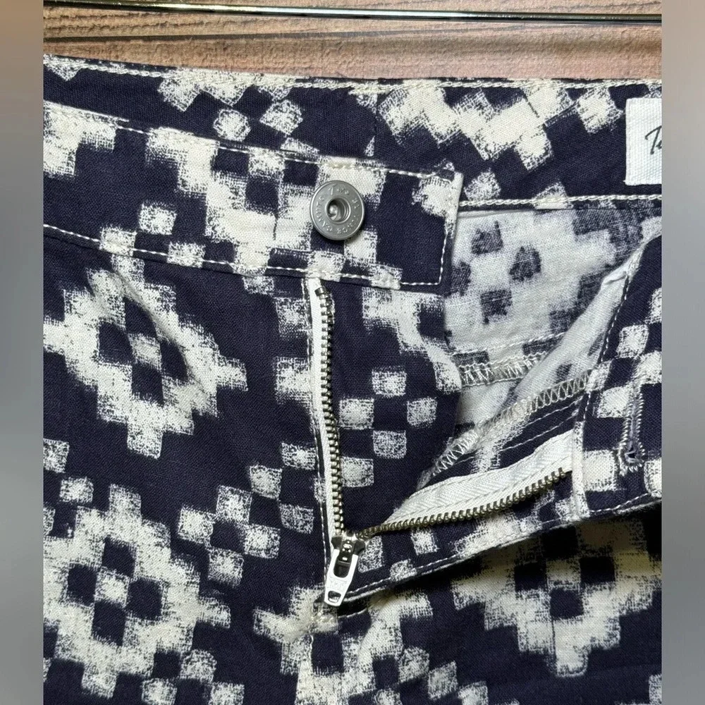 🌻 TWO by VINCE CAMUTO Linen Blend Navy Geometric Print Shorts Women's size 26/2
